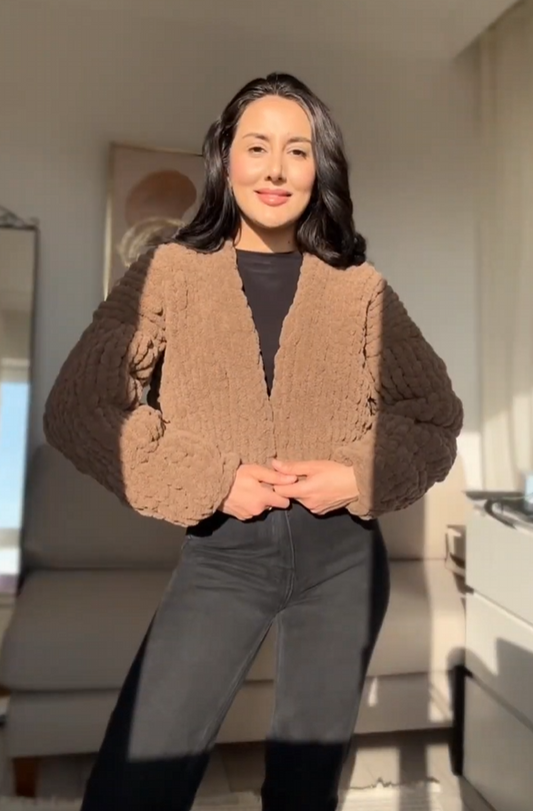 Kendin Yap: El Örgüsü Kalın Kahverengi Ceket – İğne Ya Da Tığ Olmadan!