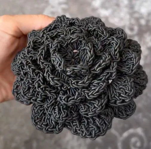 Siyah Yaka Çiçeği Nasıl Yapılır